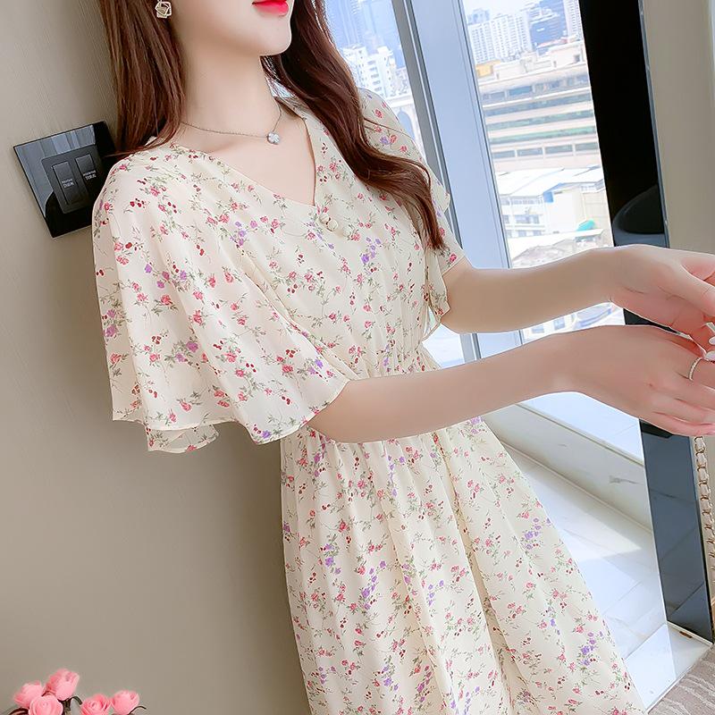 

Летнее платье из шифона с цветочным принтом и рукавами-рюшами и милым воротничком M