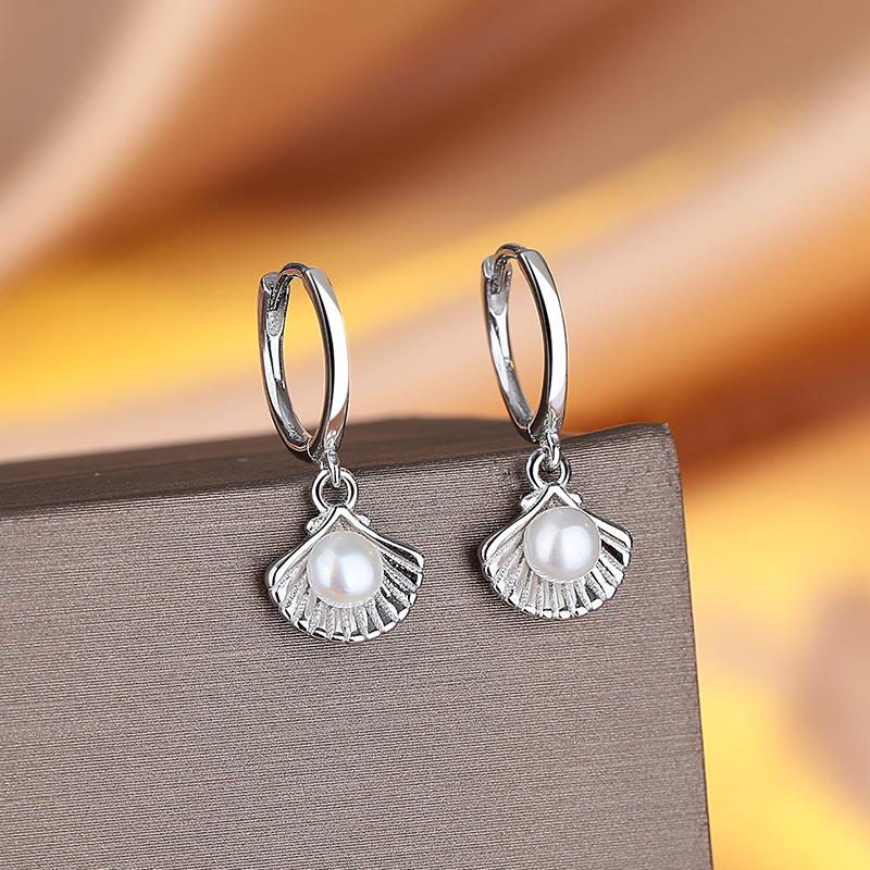 

Pearl Earrings, Women S Fashion, High-End, Exquisite Earrings, Light Luxury, Personality Temperament, Shell Earrings платиновий