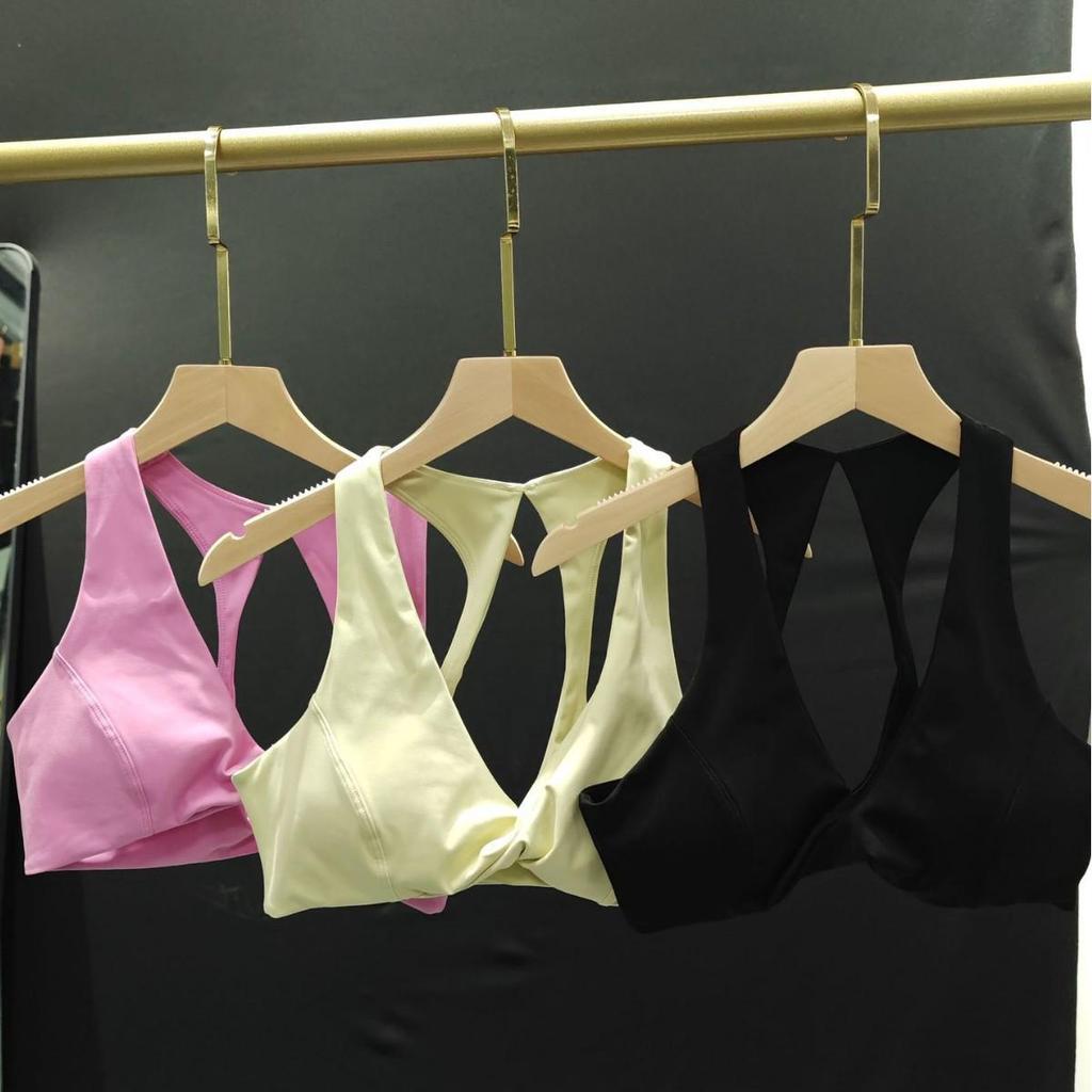 European & American Style Women's Yoga Suit: Stylish Pilates Sports Top with Beautiful Back Design