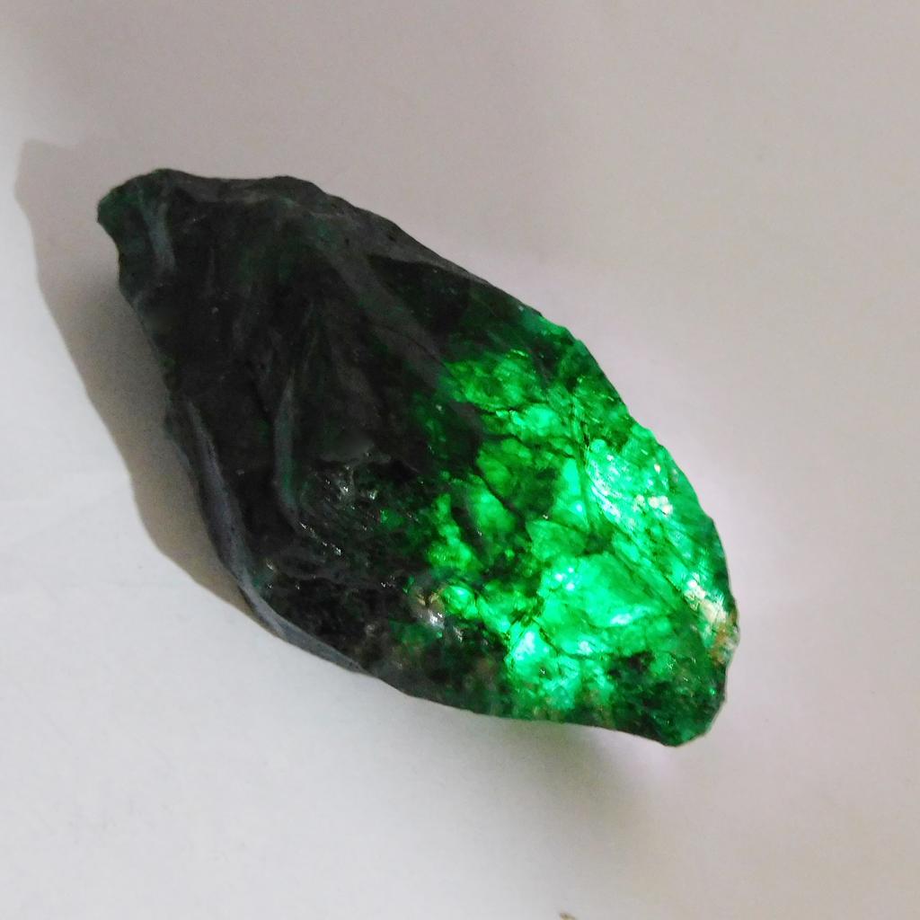 Natural Green Emerald 167.15ct Rough Certified Loose Gemstone