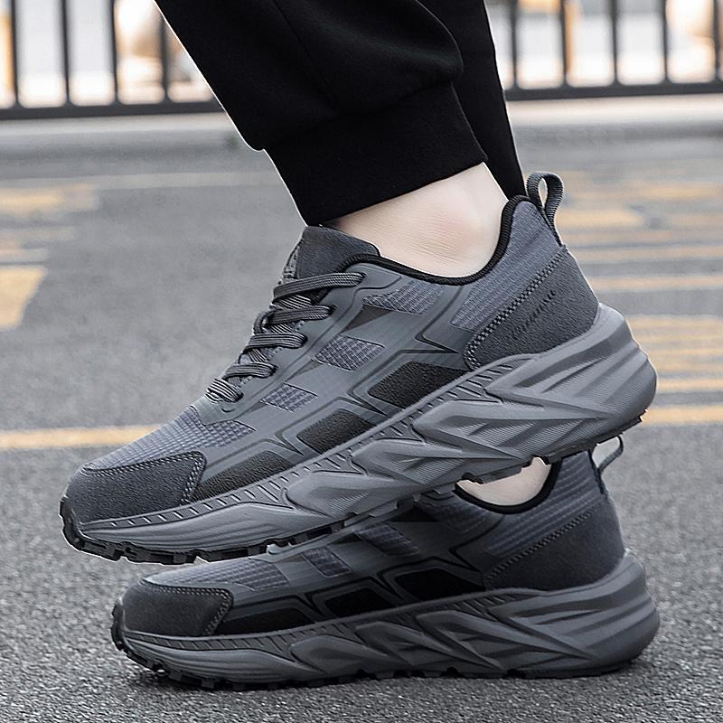 Spring new men's black non-slip and wear-resistant running shoes soft-soled casual sports men's shoes waterproof and lightweight dad shoes