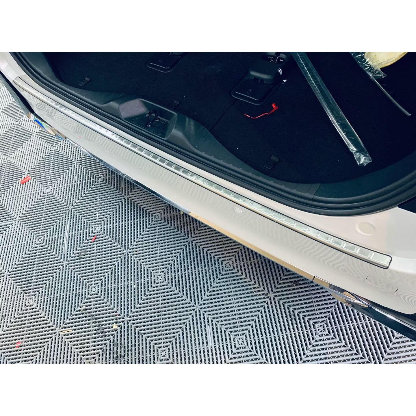 

Toyota Alphard 40 Серия 23-24: Внутренний/Наружный Протектор Бампера и Накладки Порогов