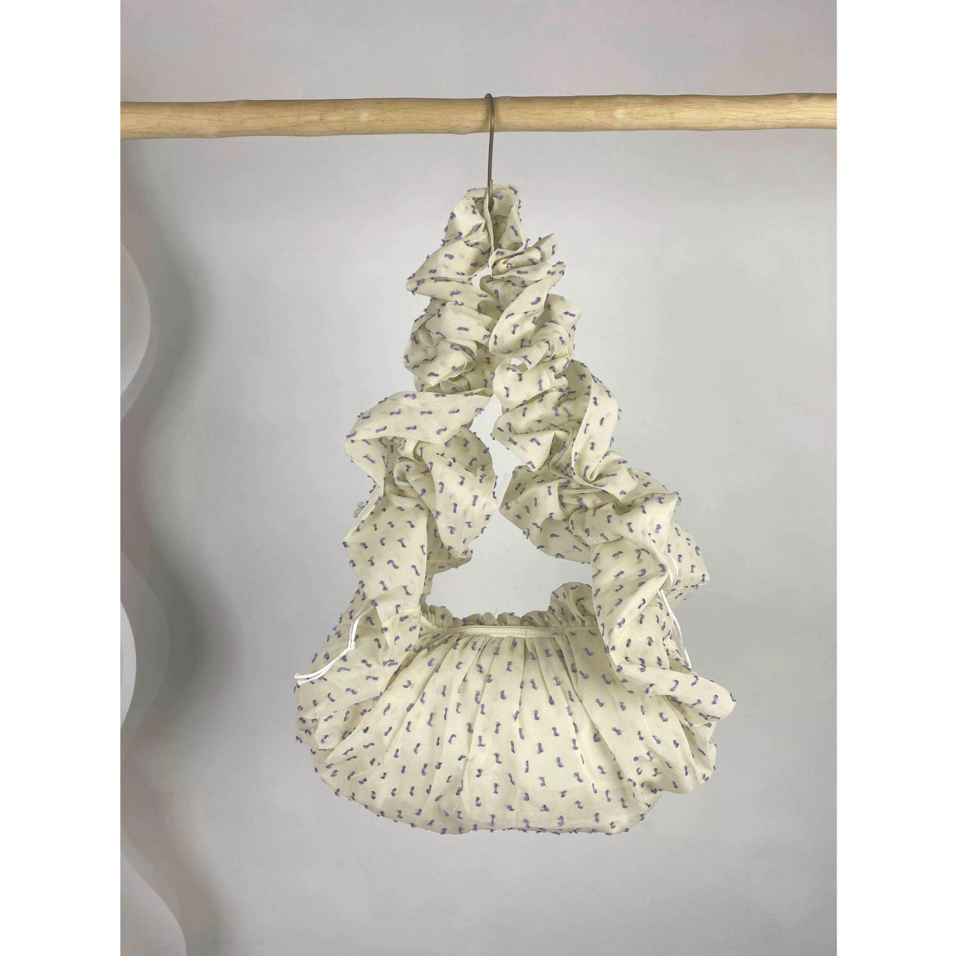 

Girly floral pleated shoulder strap lace bow literary rose white handbag commuter bag messenger bag