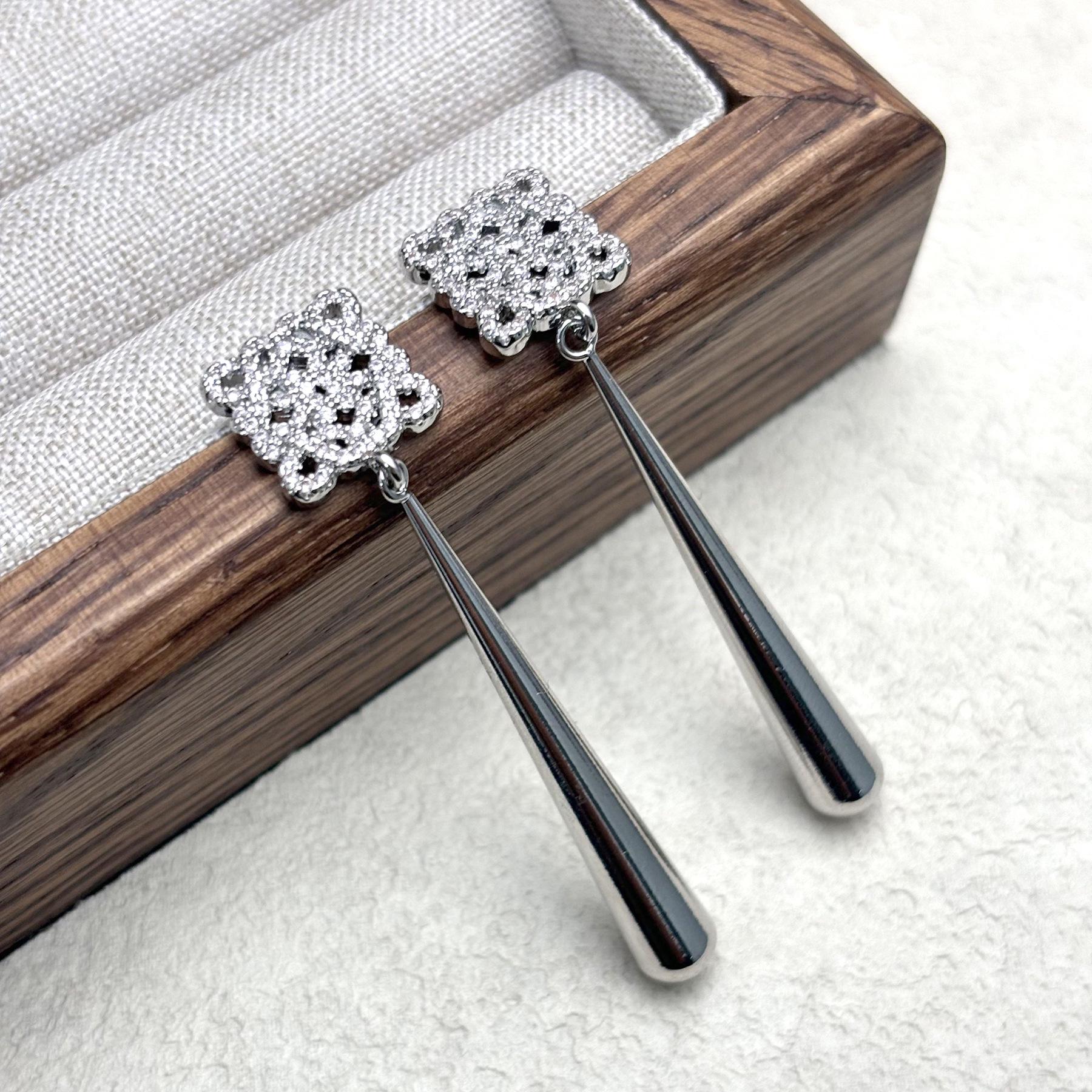 

Luojia Fashion Позолоченные 18К серьги-кисточки с бриллиантами для женщин