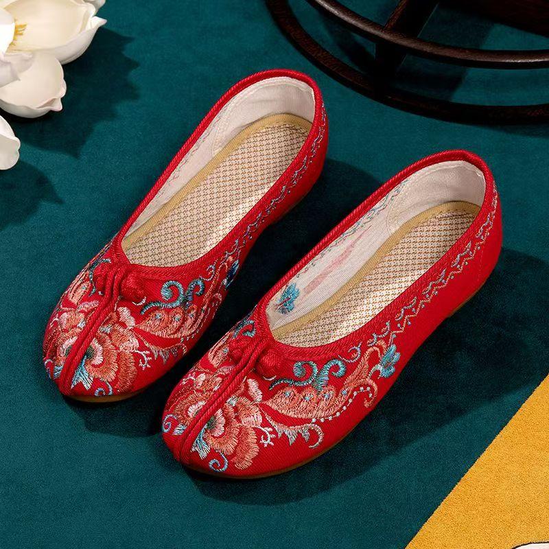 Woman Flat sole Canvas Embroidered Shoes Ethnic Style Shallow Slip On Round Toe Light Hanfu Shoes Middle Aged And Elderly Shoes