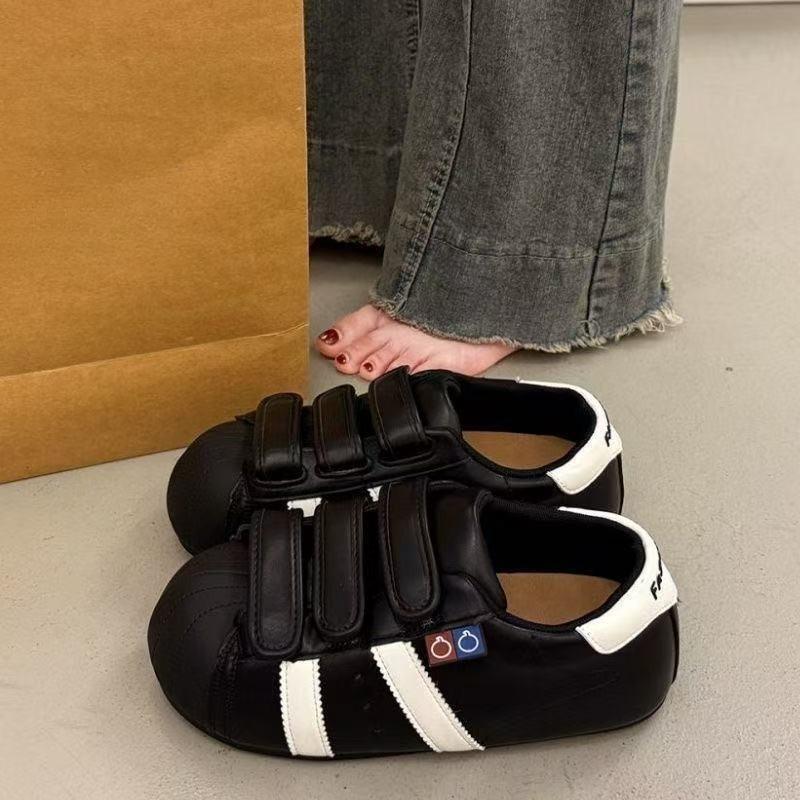 The New Velcro Shoes Are Casual and Versatile White Sneakers, Fashionable, Simple, Niche, and Cute