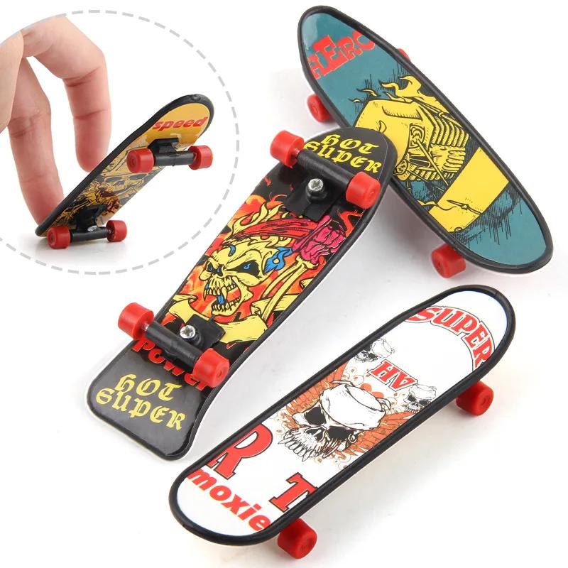 12/24/36 Pcs Mini Skateboard Toys Plastic Creative Fingertip Skateboard for Kid Birthday Party Favors Desktop Game Toys Gift Filler