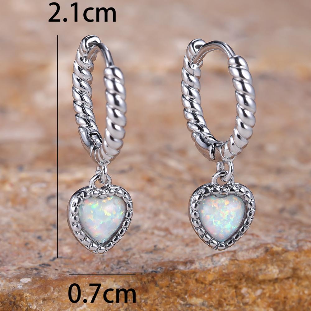 Простые женские серьги-капли с сердечками для женщин — фото 5