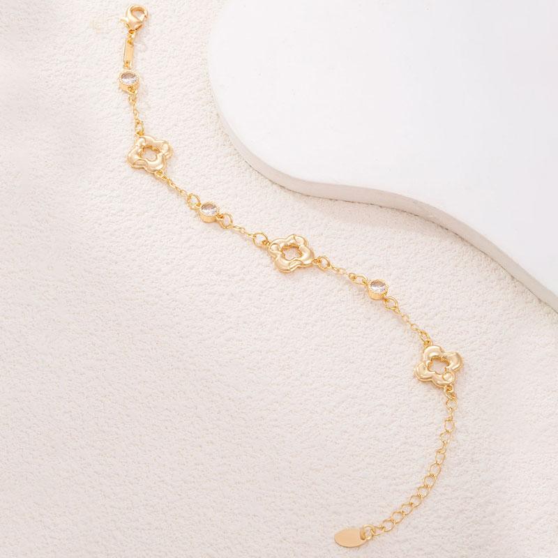 New Simple Hollow Lucky Clover Adjustable Bracelet for Women Girls Rhinestone Four Leaf Clover Bracelets Holiday Jewelry Gifts