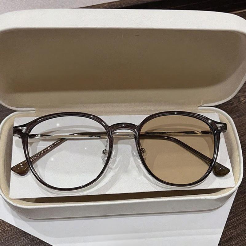 Fashionable Large Frame Circular Photochromic Myopia Glasses Men's and Women's Retro High-definition Anti Blue Light Glasses