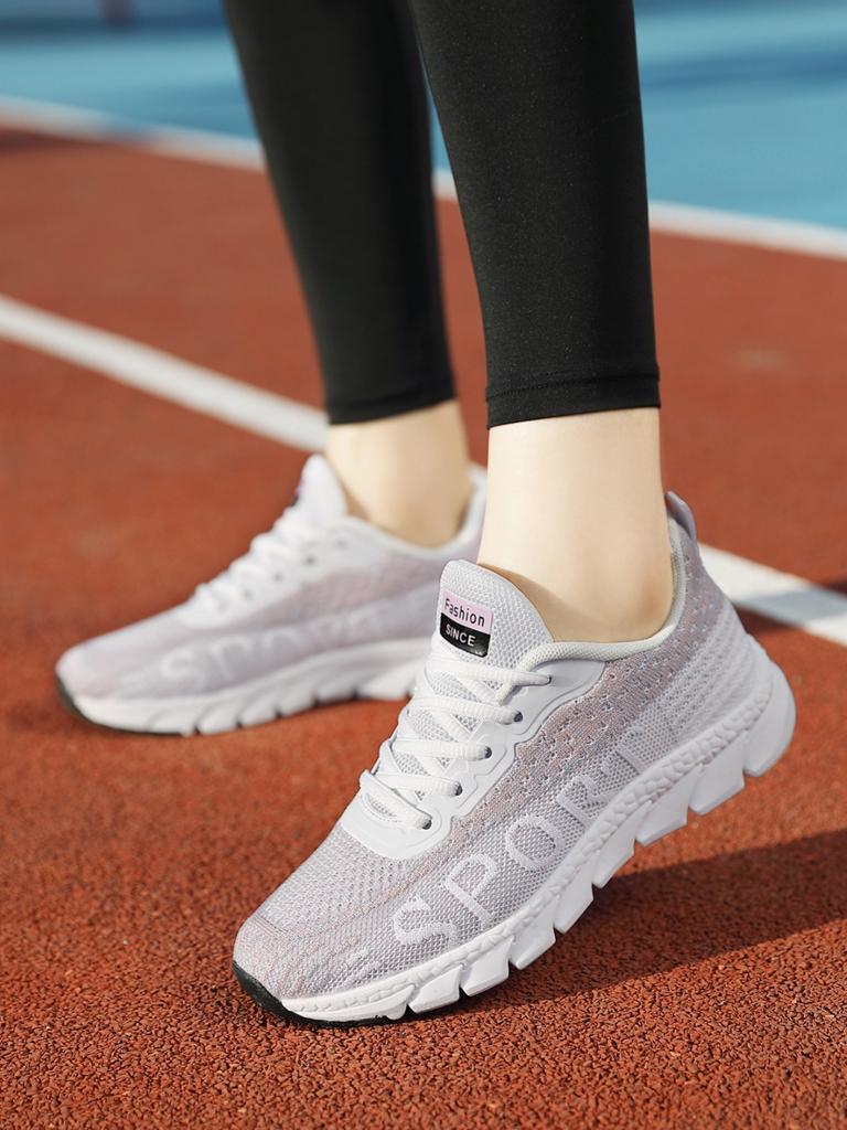 Running Shoes Large Size Women's Shoes Summer New Lightweight Breathable Sports Shoes Shock-absorbing Soft-soled Fly-woven Mesh Running Shoes