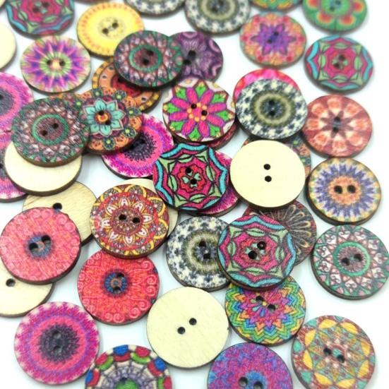 100Pcs Bohemian Style Retro Pattern Round Shape Wooden Buttons Clothing Decor