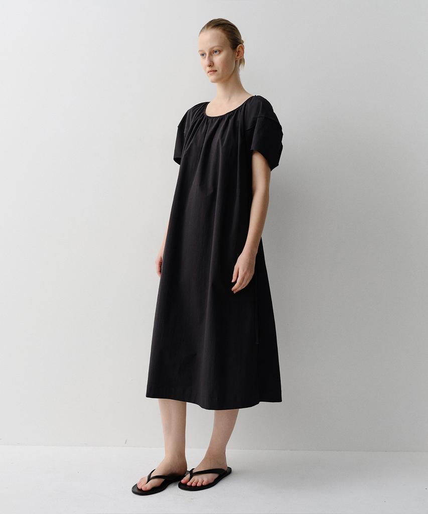 Ia Joy Puff Shirring Dress (Black)