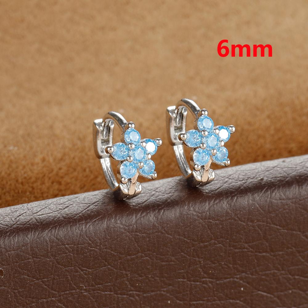 2 Stück Huggies Creolen für Damen Einfach Edelstahl Kleiner Kristall Zirkonia Knorpel Blume Ohrringe Piercing Schmuck