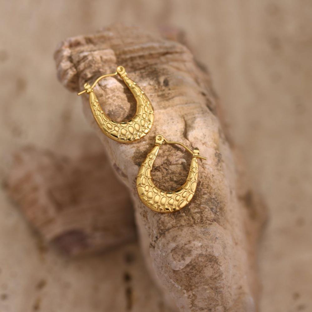 Geometric Hammered Stainless Steel 18K Gold Stud Earrings - Fashionable Ear Ornaments