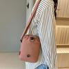 Spring casual mobile phone bag simple and lightweight personalized shoulder messenger bag anti-splashing nylon bag