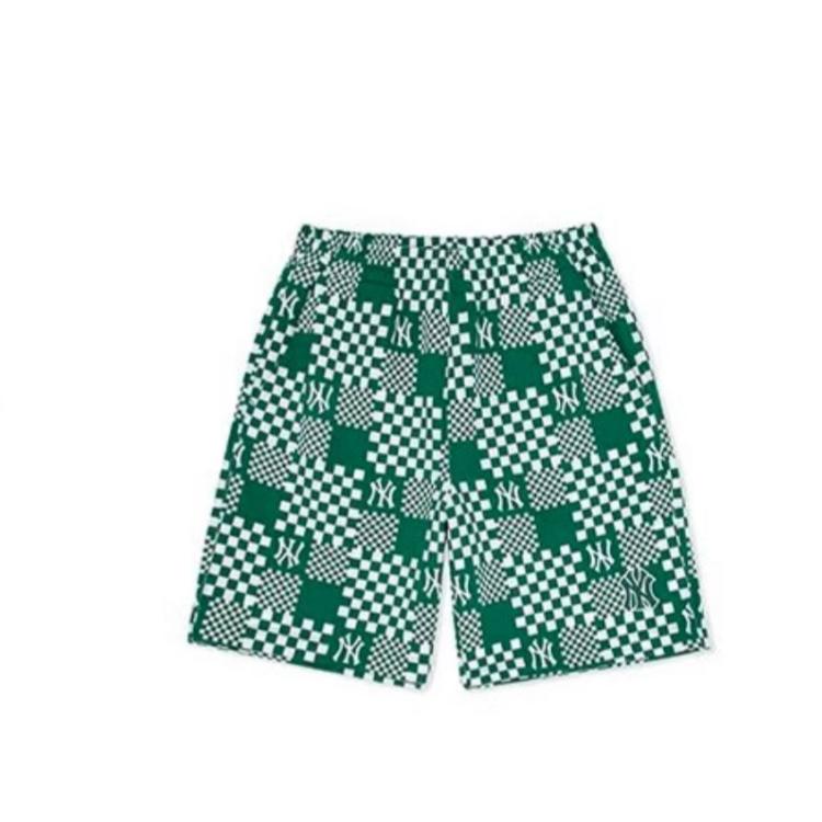 MLB Checkered New York Yankees Comfortable Stylish Three-Quarter Casual Shorts Unisex Shorts Army-Green 3ASPECE33-50GNM