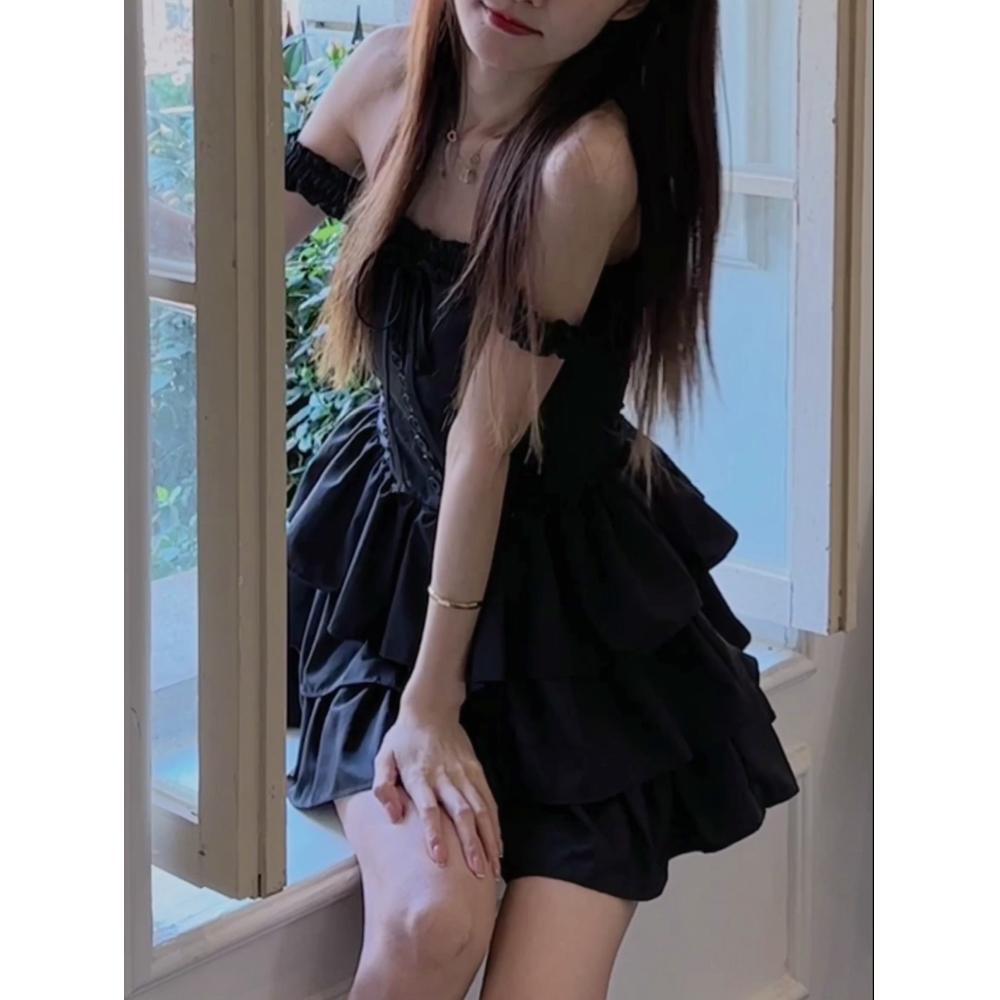 

Сладкое и нежное платье с ветром на талии и тонких бретелях, женское новое повседневное платье с оборкой из дерева, пушистое маленькое черное платье XL- (recommended 110-60kg)