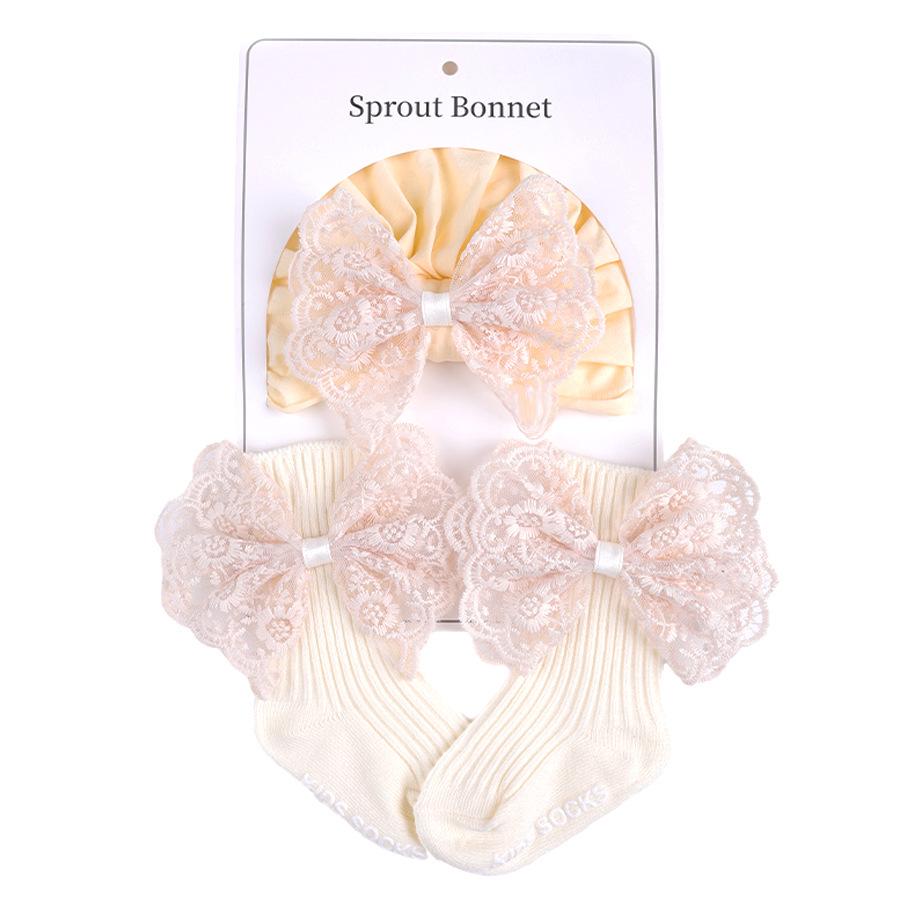 Pure Cotton Baby Girl Hat & Sock Set - Breathable Lace Trim with Bow, Perfect for Spring & Autumn. Super Cute!