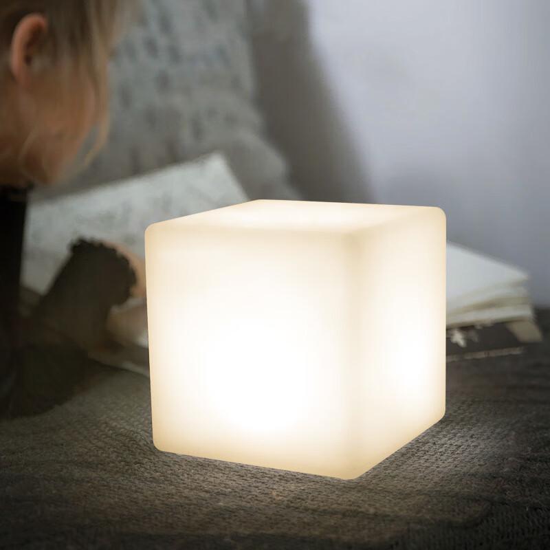 Lee Shen Desktop Square Rechargeable Night Light