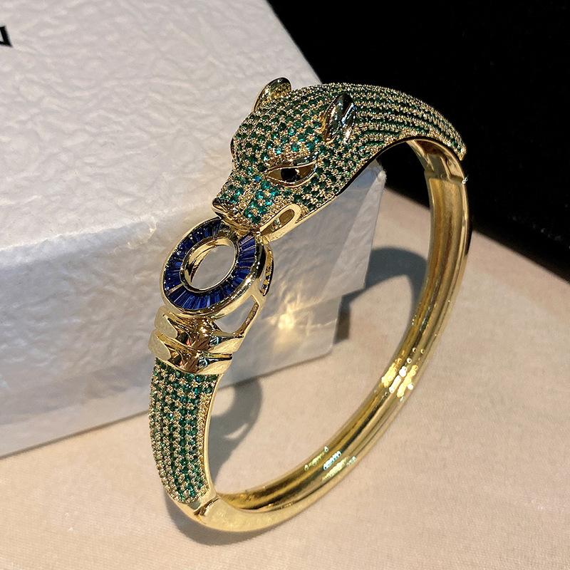 European and American new fashionable classic atmospheric bracelet, classic style of snake bracelet