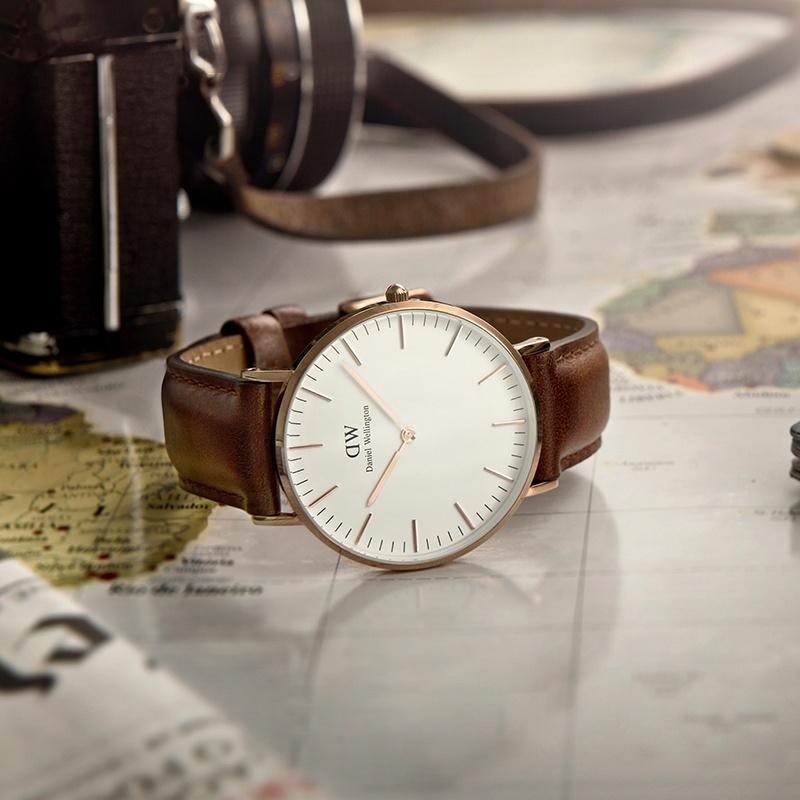 DANIEL WELLINGTON Men's Watch Quartz Movement Leather Strap 40mm Black Dial Men's Watch Trendy and Versatile European and American Watch DW00100124