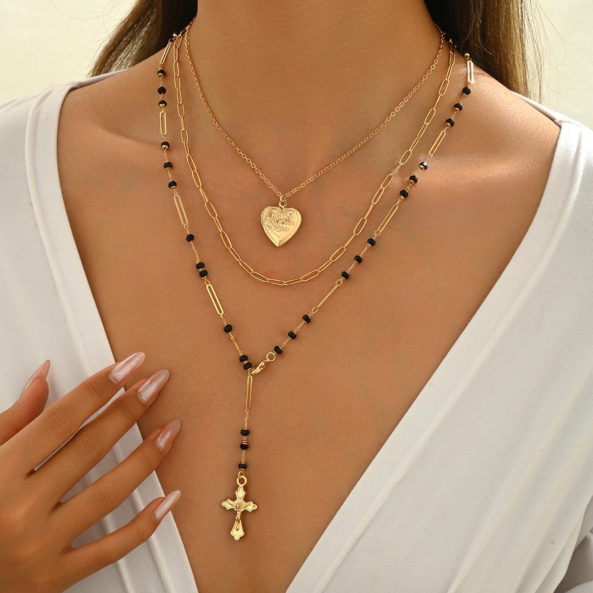 European & American Elegant Heart Pendant Clavicle Necklace for Women