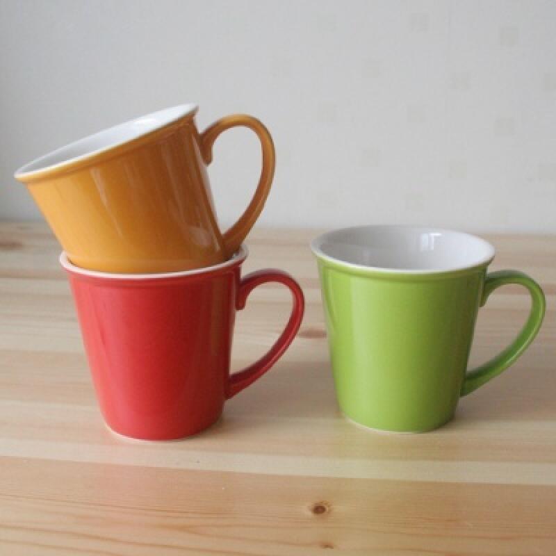 Choose one of three 270ml color mugs