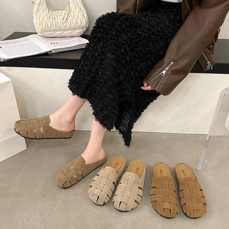 New sandals hollow 2025 flat bottom comfortable breathable retro half slippers women's summer wear lazy bag head weaving