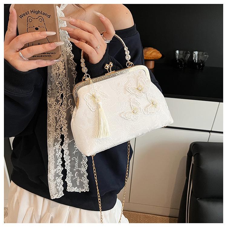 Handgefertigte 3D-Blumen Cheongsam Clutch - Hanfu Perlenketten-Tasche (Chinesische traditionelle Rahmenbörse für lässige und formelle Anlässe)