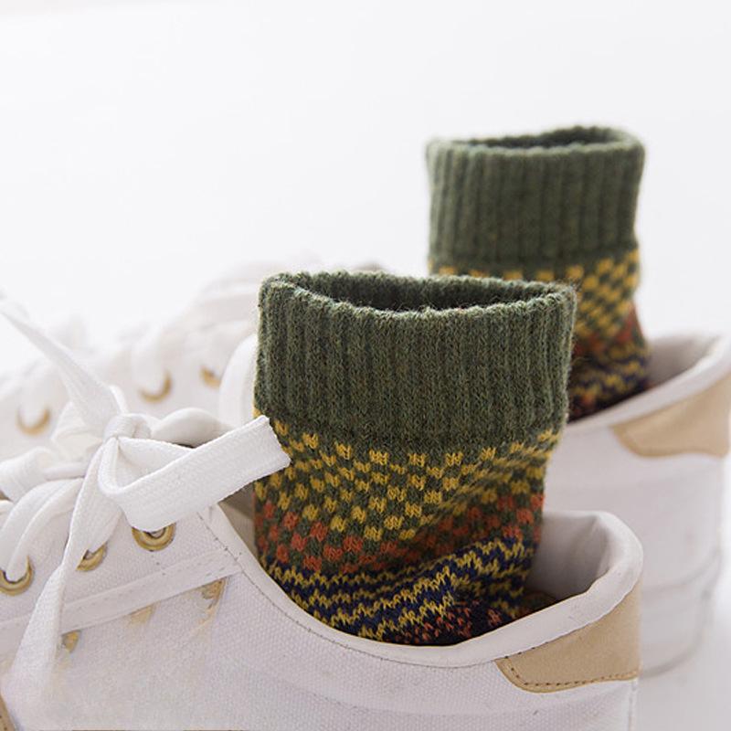 5 Pairs of Men's Autumn and Winter Rabbit Wool Socks, Mid-calf Men's Socks, Small Checkered, Retro Ethnic Style