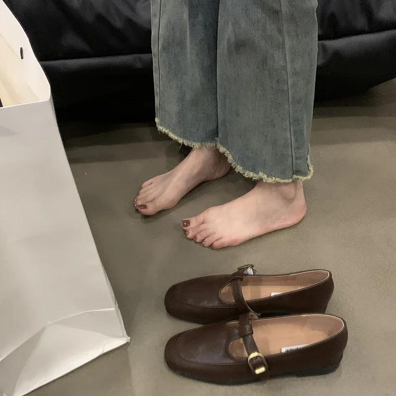 

мода 2024 весна осень женская обувь на плоской подошве модные женские туфли Мэри Джейн на плоской подошве женские туфли с круглым носком 35 коричневый