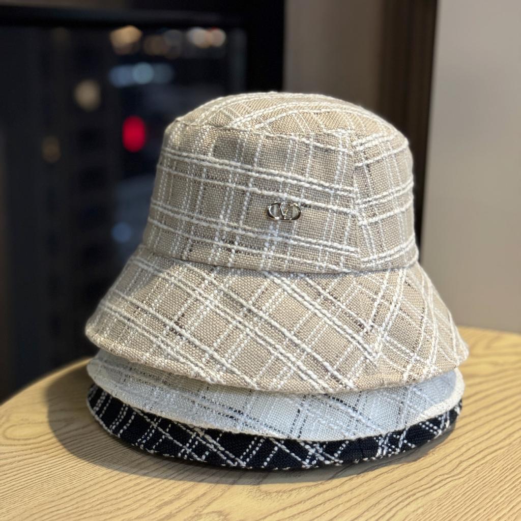 New Style Plaid Fisherman Hat for Women In Autumn and Winter New Fashion Versatile Face Showing Small Basin Hat Retro Style Warm Hat Trend