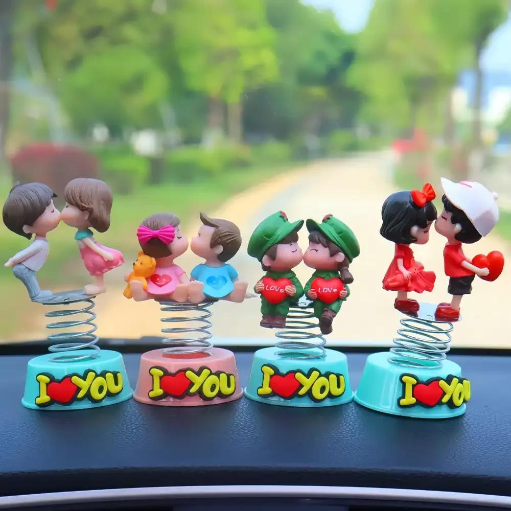 Bonito desenho animado casal primavera balançando a cabeça painel do carro boneca ornamento decoração interior do carro acessórios para presente
