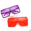 Stylowe Damskie Okulary Przeciwsłoneczne w Kwadratowej Oprawce z Metalowymi Zawiasami - Modny Europejski i Amerykański Design