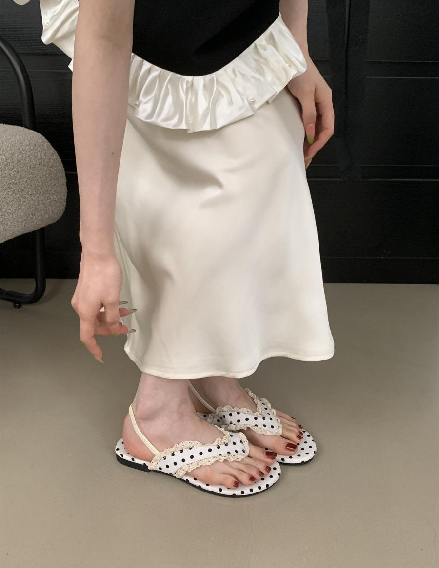 

Summer Roman sandals women s flat bottom seaside toe beach shoes trendy fashion versatile retro foreign style 2025 new models 39