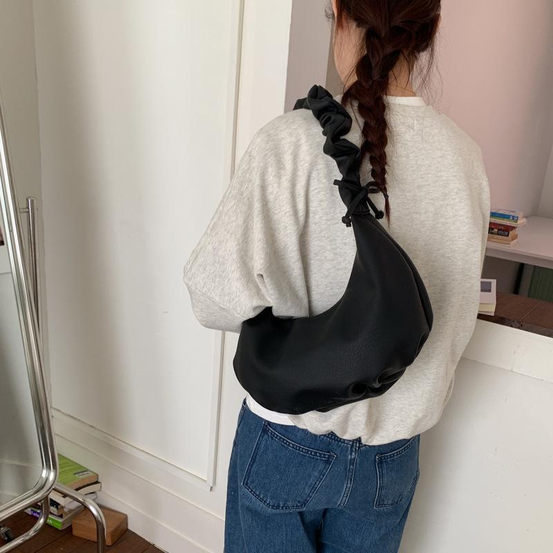 Simple pleated tote dumpling bag women's 2026 spring new exquisite niche one-shoulder messenger bag