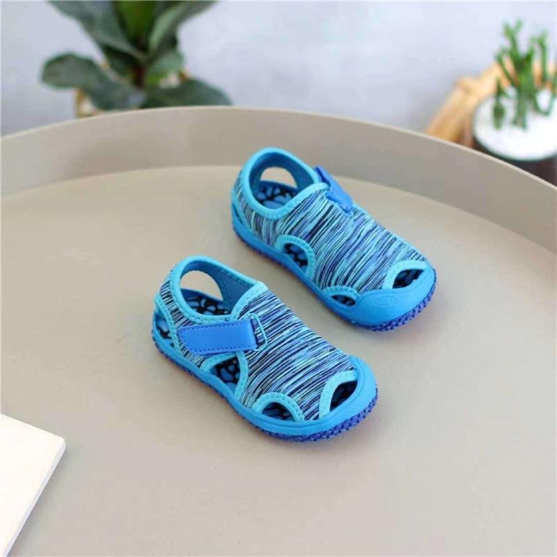 Summer Sandals for Kids 2026 New Breathable Mesh Closed-toe Soft-soled Beach Sandals Boys Barefoot Sneakers