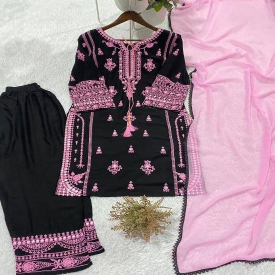Elegant Embroidered 3-Piece Festive Kurta Pant Set