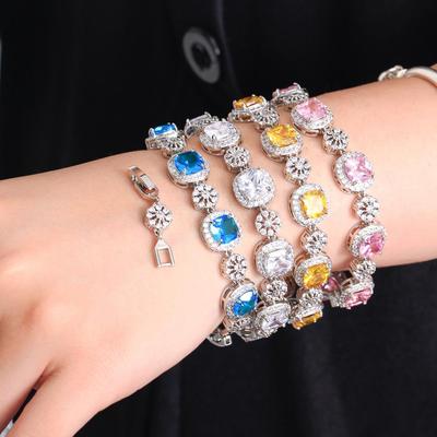 CMM diseño elegante Super brillante Color plata azul cuadrado Zirconia cúbica pulseras con dijes para fiesta de compromiso para mujer