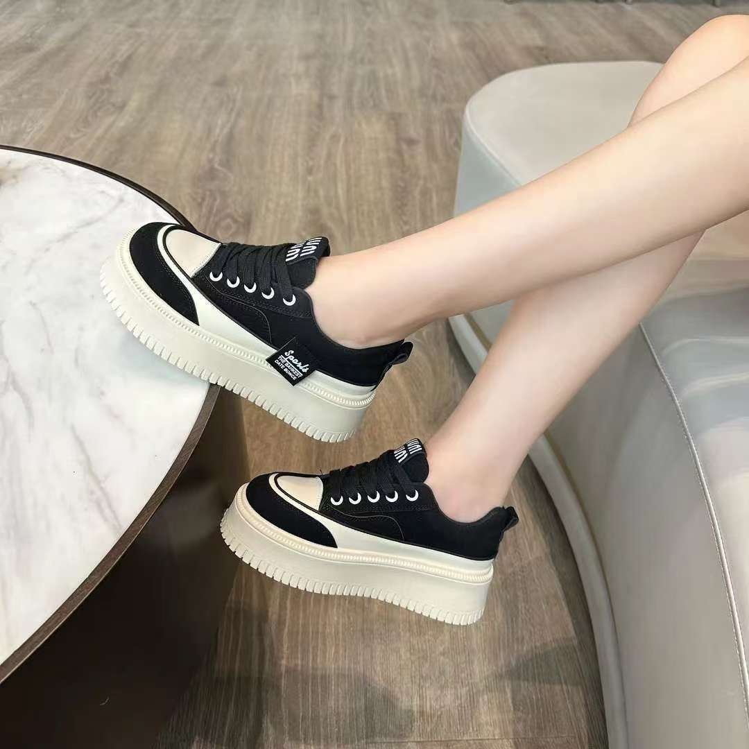 

Маленькие белые туфли женские весна 2025 новые туфли на толстой подошве женские туфли универсальные и высокие студенческие спортивные и повседневные туфли женские 40 чёрный