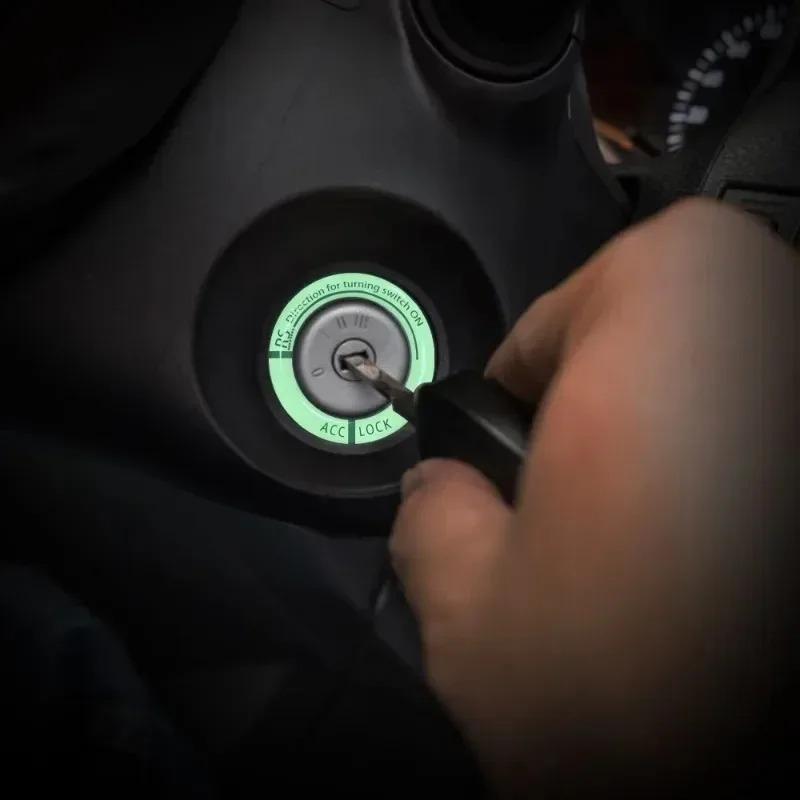 Auto-Zündschlüsselanhänger Aufkleber Leuchtender Zündschalter Abdeckung Aufkleber Auto Schlüssel Schalter Leuchtende Schutz Dekoration Fluoreszierend