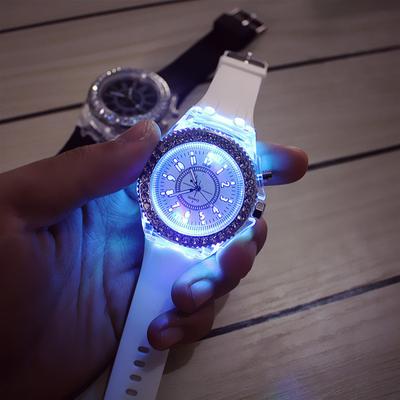 Flash Luminous Watch Personality Trends Students Lovers Jellies Woman Men's Watches 7 Color Light WristWatch