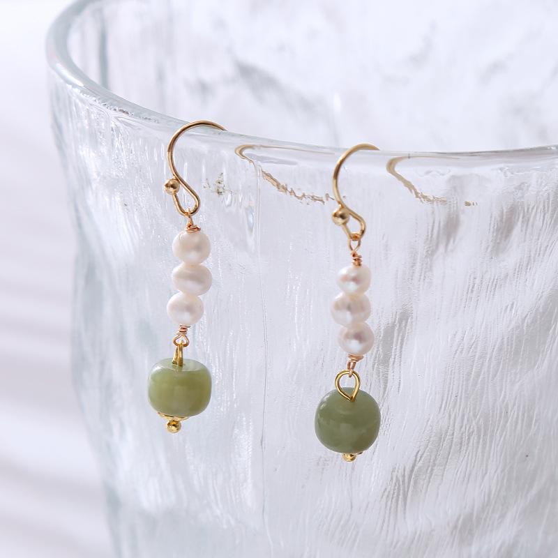 Ρετρό κομψά μαργαριταρένια σκουλαρίκια: Μοντέρνο Γυναικείο Σχέδιο Κρεμαστό Ελαφριάς Πολυτέλειας