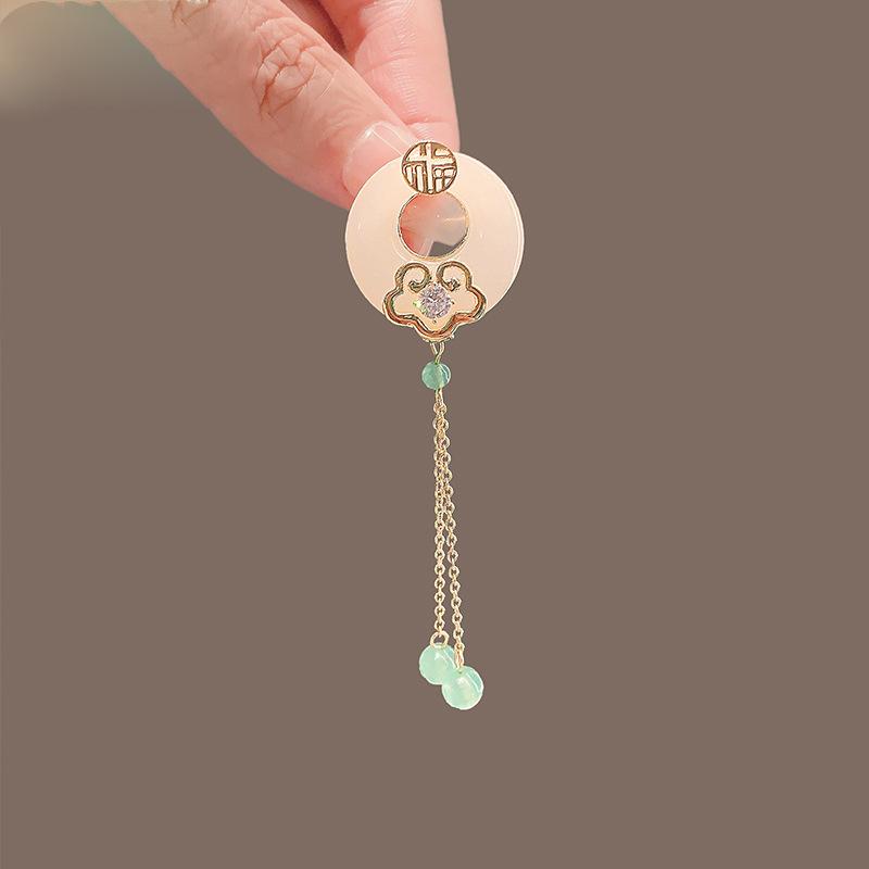 Fu character Ruyi safety buckle anti-light brooch women's high-end ancient style tassel new Chinese cheongsam suit corsage
