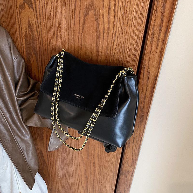 Yogodlns Τσάντα Tote από Μαλακό PU Δέρμα Νέα Γυναικεία Χρυσές Αλυσίδες Υψηλής Ποιότητας Μεγάλης Χωρητικότητας Τσάντα Ώμου Μονόχρωμη Ευέλικτη Τσάντα Χιαστί