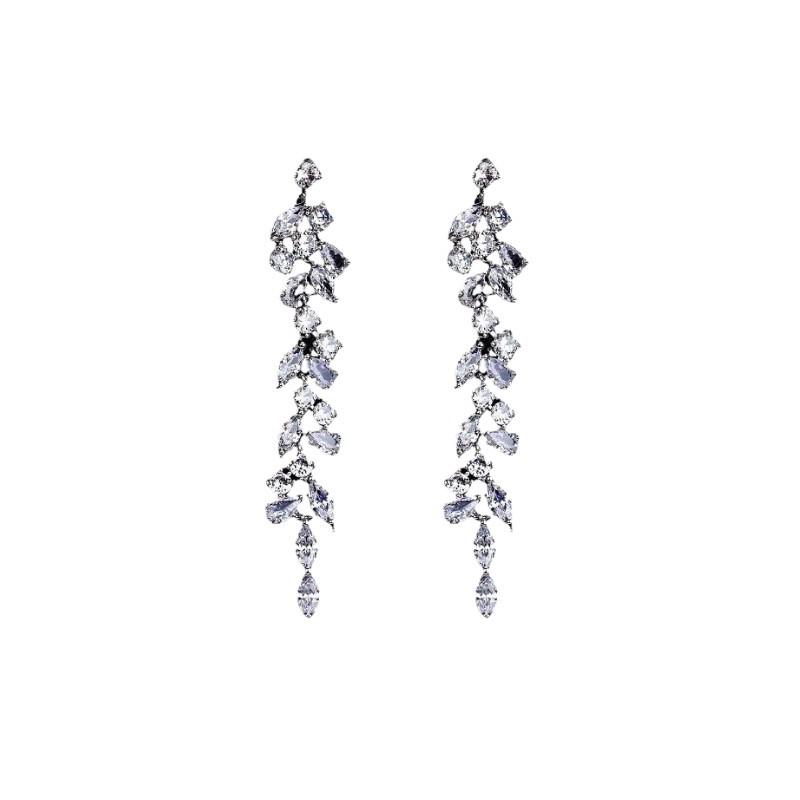 Starry Tassel Clip-On Earrings - Luxurious & Versatile for Women
