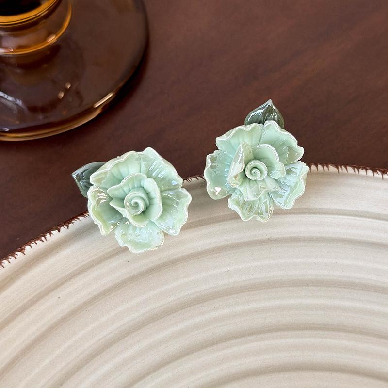 French Retro Oil Painting Ceramic Flower Earrings Temperament Elegant Pastoral Design Sense Three-dimensional Flower Earrings Female