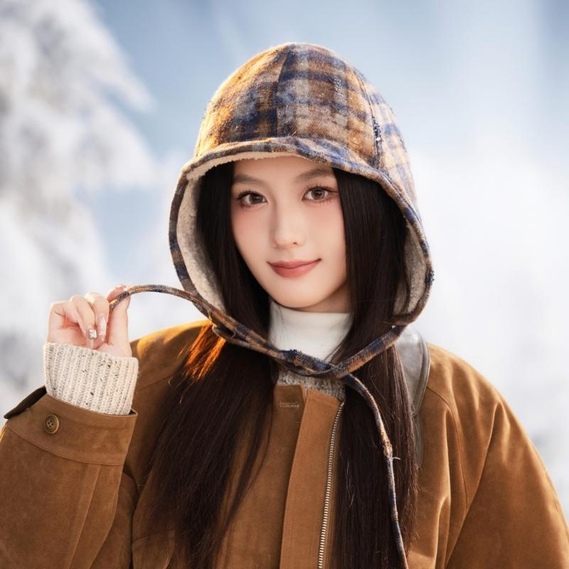 Cosy Fleece Lined Checkered Ear Muff Hat for Outdoor Activities Daily Commute Unisex Design Cold Resistant