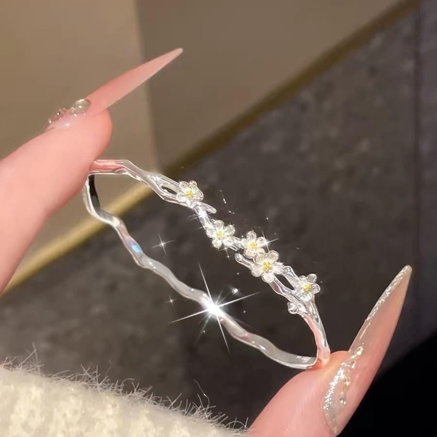 Fashion Minimalist Retro Open Knot Bracelet Niche Light Luxury Bracelet Women's Personality Hook Bracelet Jewelry